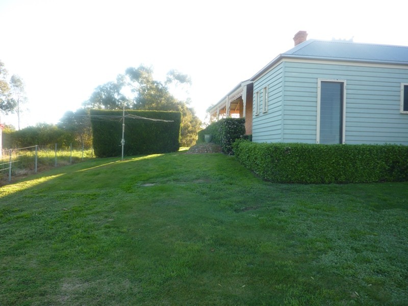 - Sutton Grange Road, Elphinstone VIC 3448