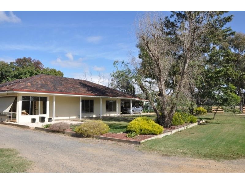 1037 Hendys Rd, Numurkah VIC 3636