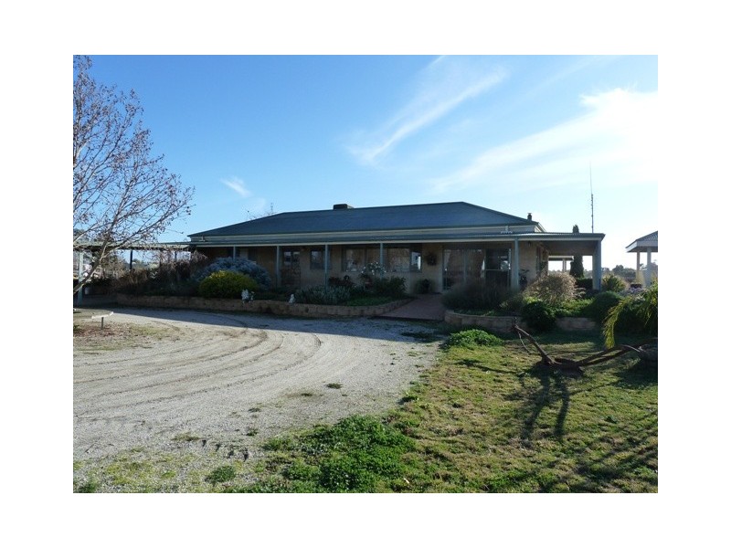 446 Perricoota Road, Moama NSW 2731