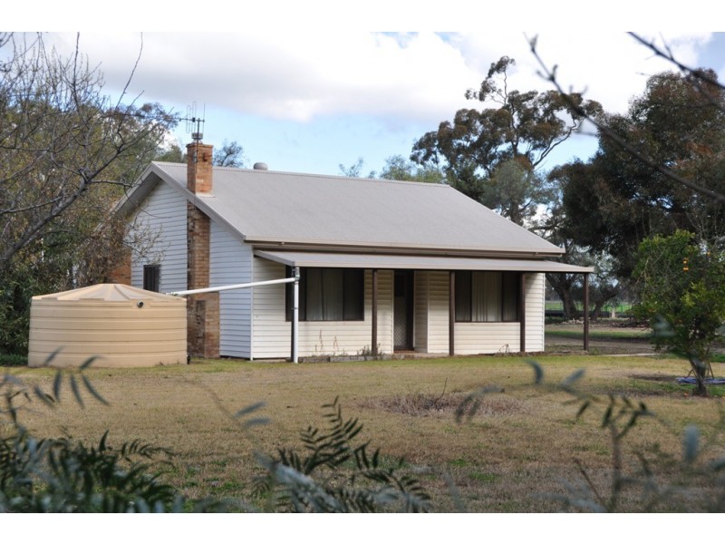 63 Sloleys Bridge Road, Numurkah VIC 3636