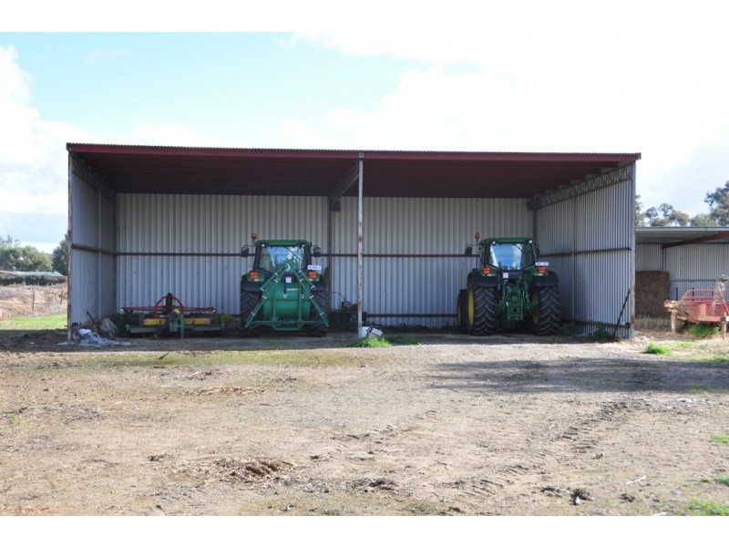 63 Sloleys Bridge Road, Numurkah VIC 3636