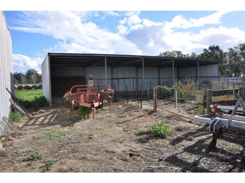 63 Sloleys Bridge Road, Numurkah VIC 3636