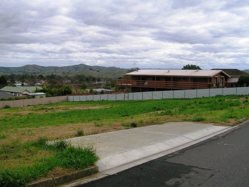 38 Villeneuve St, Alexandra VIC 3714