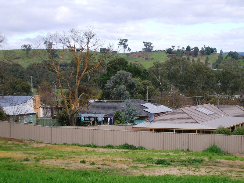 38 Villeneuve St, Alexandra VIC 3714