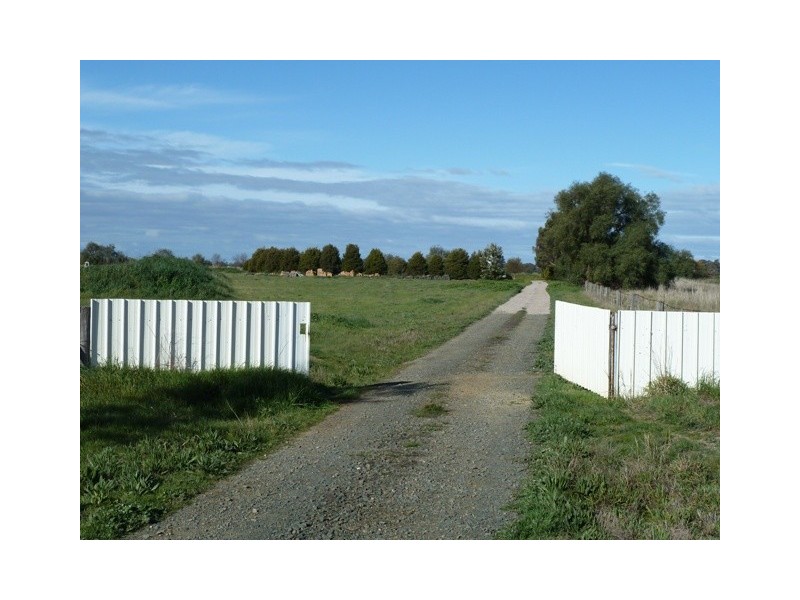 Lot 1 Cnr Moore and Rochester Strathallen rd, Rochester VIC 3561