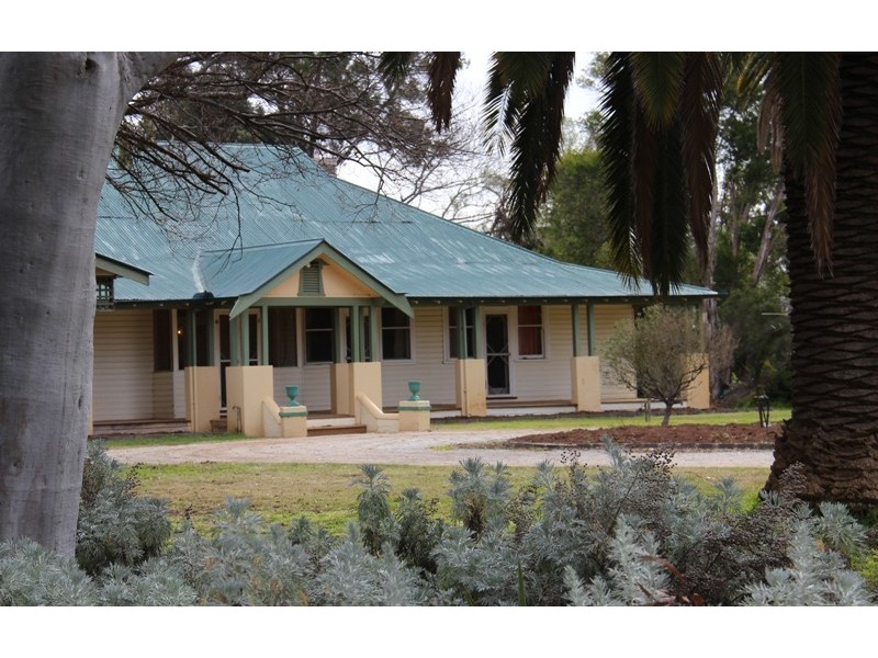 - Deniliquin-Barham Road, Deniliquin NSW 2710