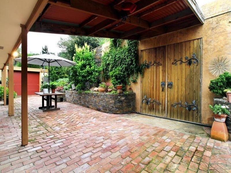 - Boundary Road, Coldstream VIC 3770