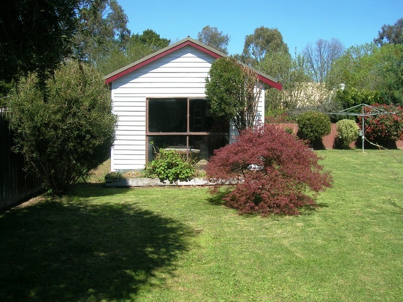 10 Johnston St, Alexandra VIC 3714