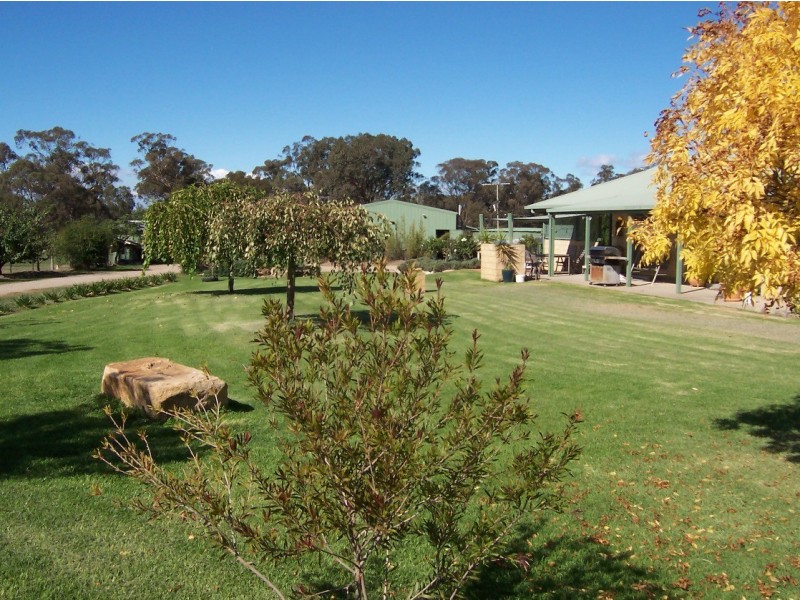 26 Dundas Road, Wangaratta South VIC 3678