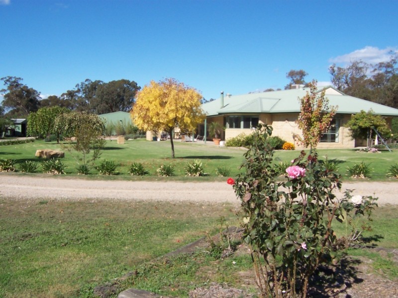 26 Dundas Road, Wangaratta South VIC 3678