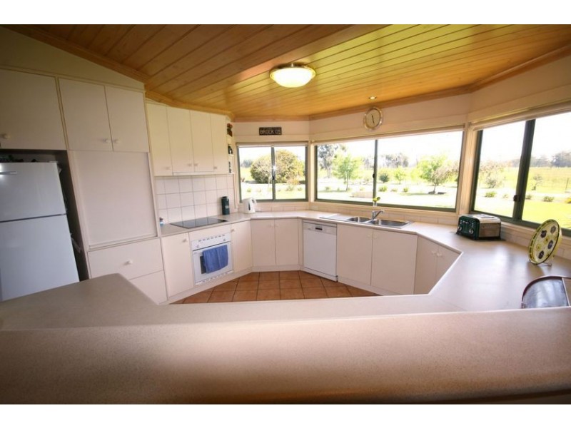 26 Dundas Road, Wangaratta South VIC 3678