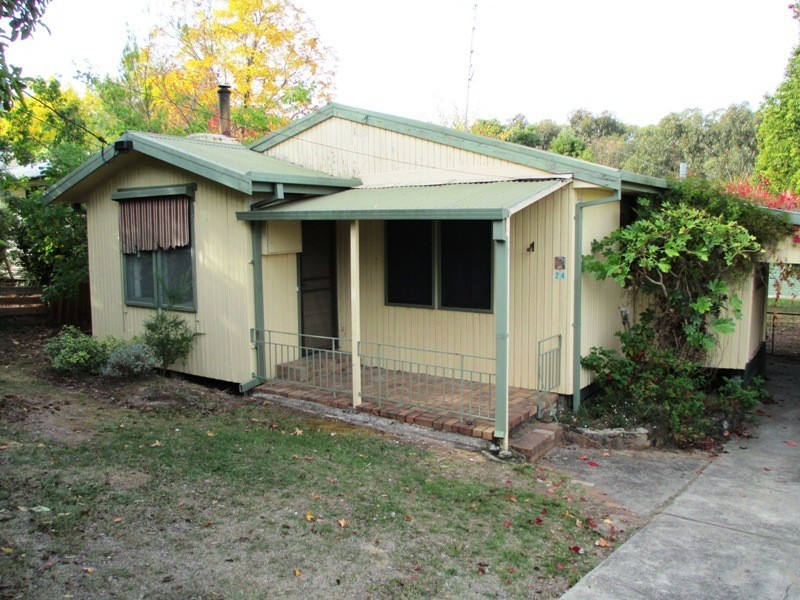 24 Hillside Avenue, Eildon VIC 3713