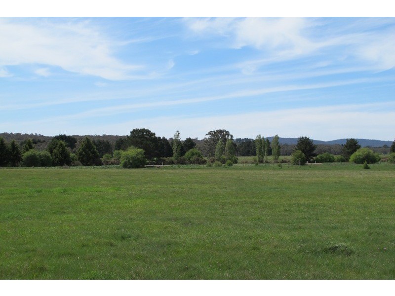 - Three Chain Road, Carlsruhe VIC 3442