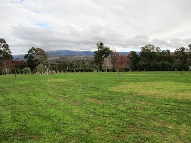 5 South Cathedral Lane, Buxton VIC 3711