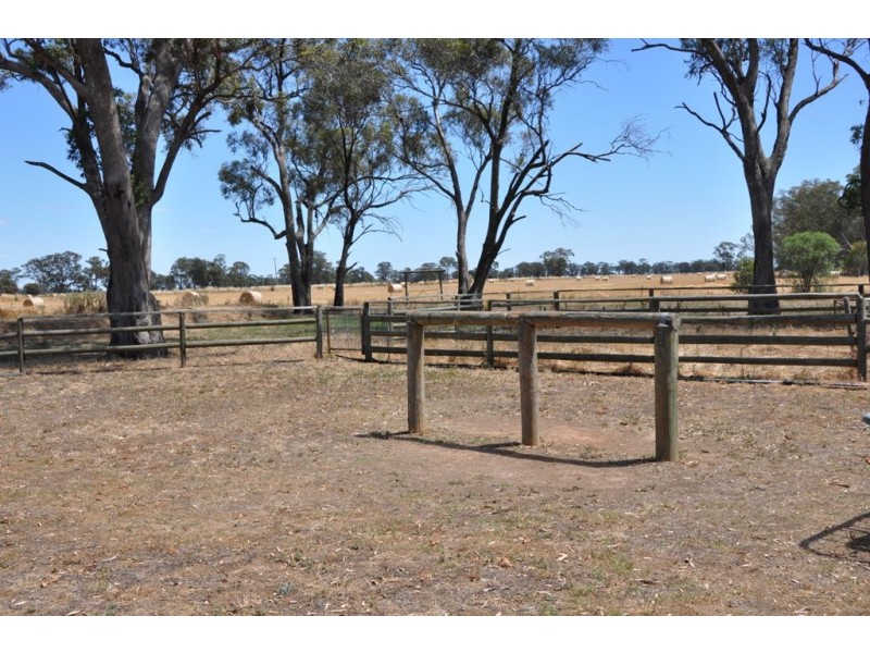 460 West Bunbartha Road, Tallygaroopna VIC 3634