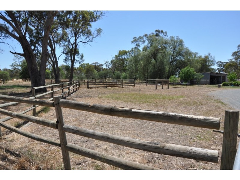 460 West Bunbartha Road, Tallygaroopna VIC 3634