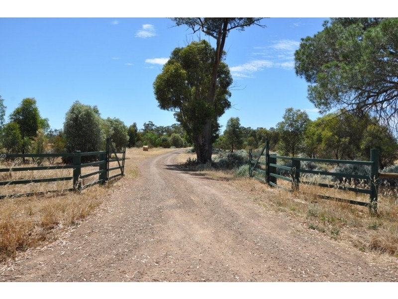 460 West Bunbartha Road, Tallygaroopna VIC 3634