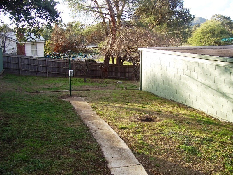 11 Downey St, Alexandra VIC 3714