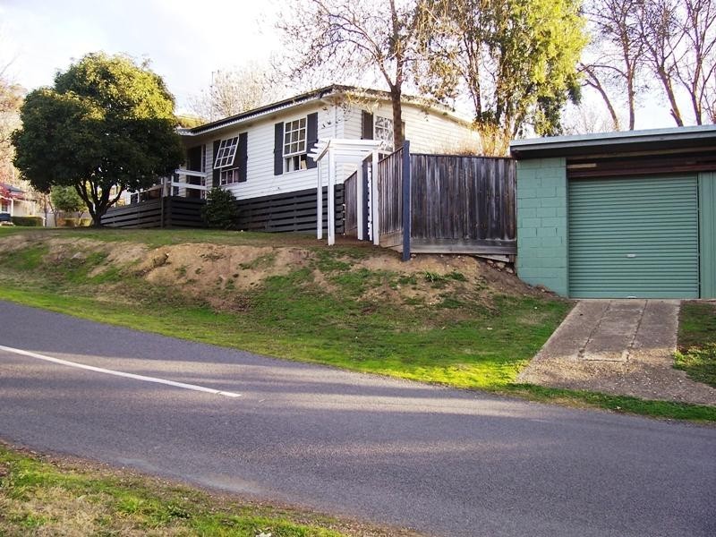 11 Downey St, Alexandra VIC 3714