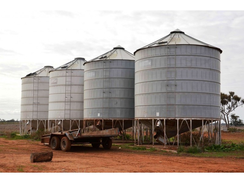 - Sturt Highway, Euston NSW 2737