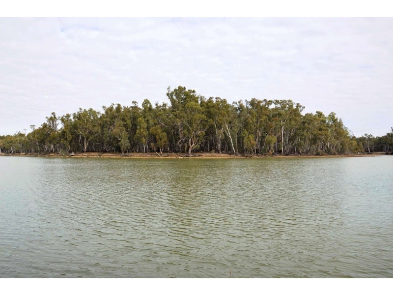 - Sturt Highway, Euston NSW 2737