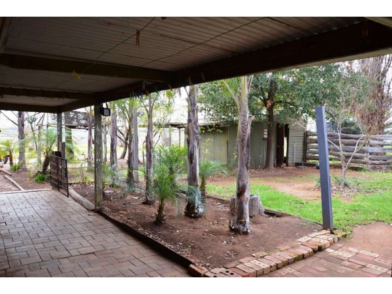 - Sturt Highway, Euston NSW 2737