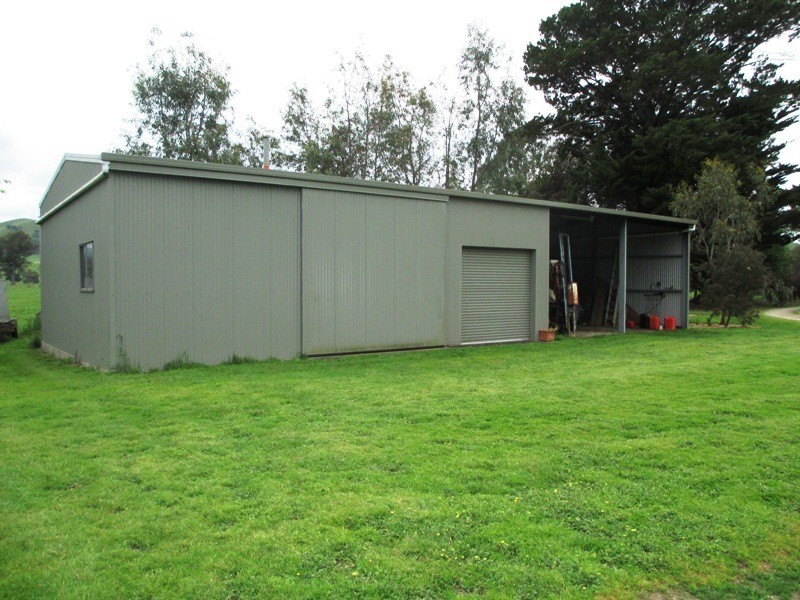 32 McMartins Road, Alexandra VIC 3714