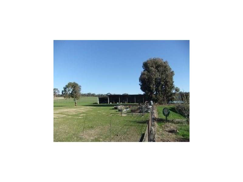 155 Old Wedderburn Road, St Arnaud VIC 3478