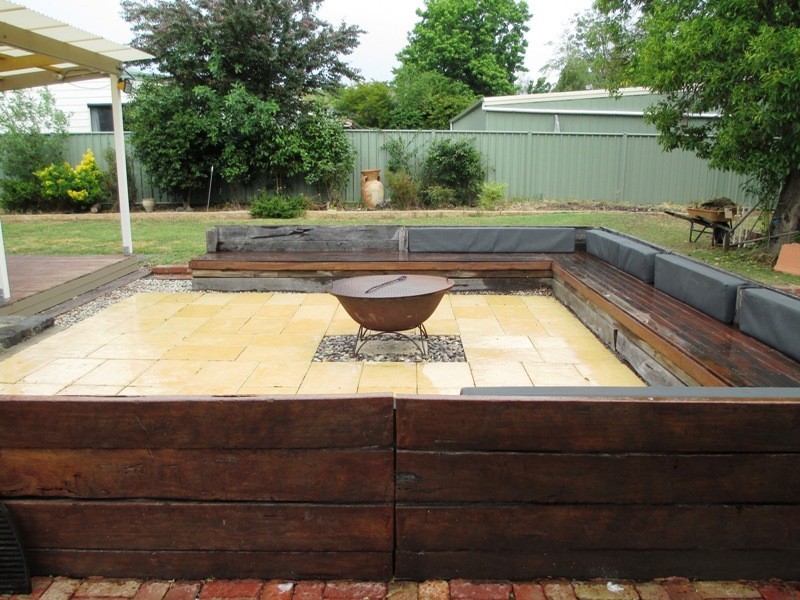 20 Albert St, Alexandra VIC 3714