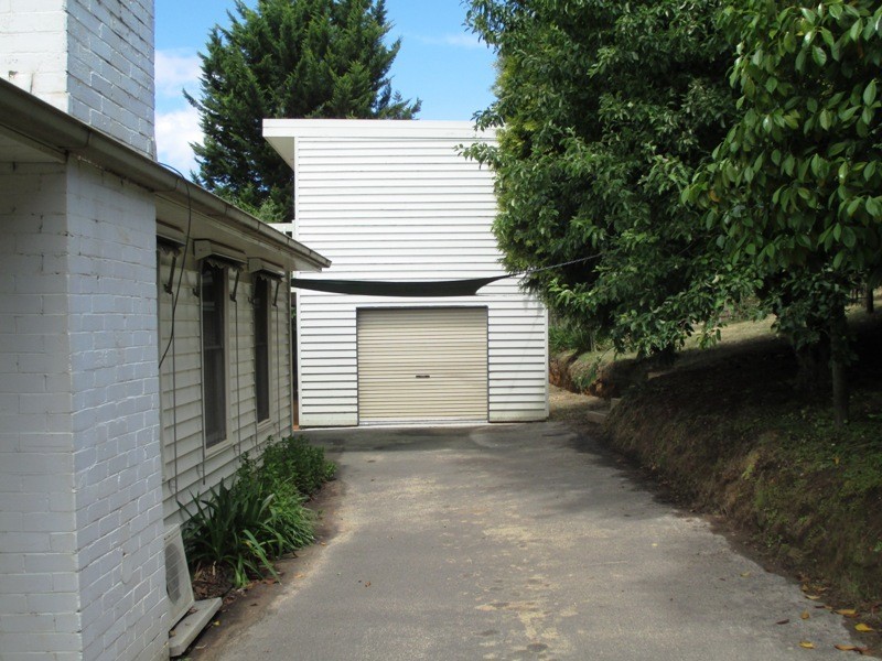 19 Seventh St, Eildon VIC 3713