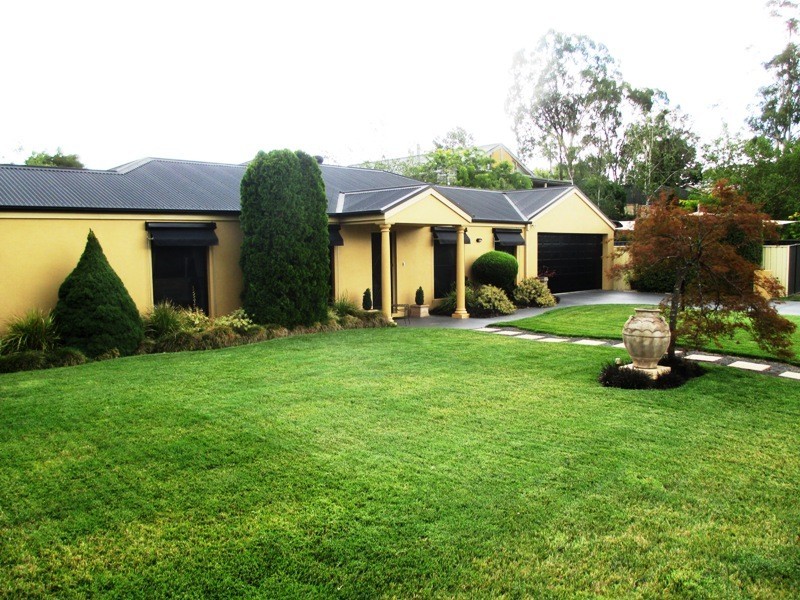 12 Green St, Alexandra VIC 3714