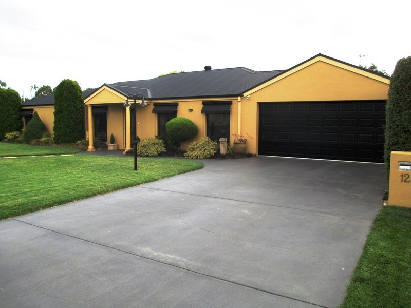 12 Green St, Alexandra VIC 3714