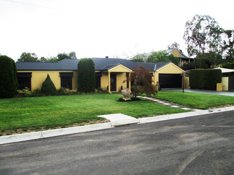 12 Green St, Alexandra VIC 3714