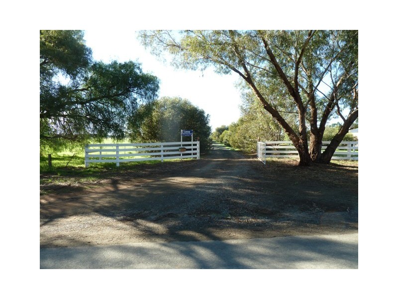 17 Cohen Street, Rochester VIC 3561