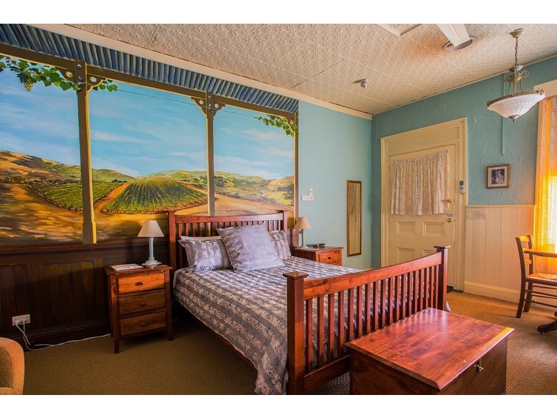 187 High Street, Heathcote VIC 3523
