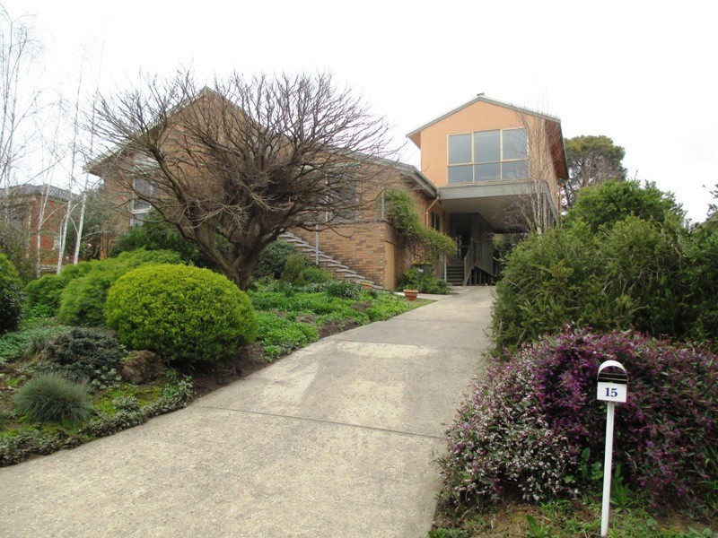 15 Villeneuve St, Alexandra VIC 3714