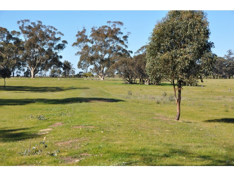 345 Angle Rd, Murchison VIC 3610