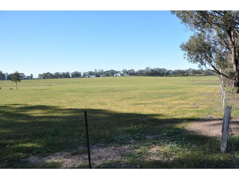 345 Angle Rd, Murchison VIC 3610