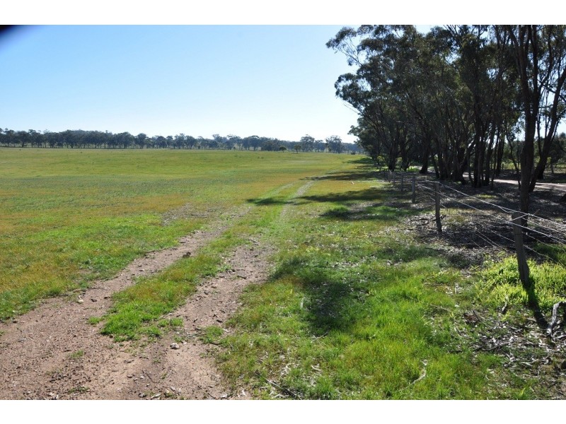345 Angle Rd, Murchison VIC 3610
