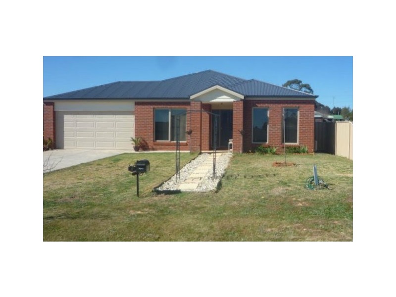 6 William street, St Arnaud VIC 3478