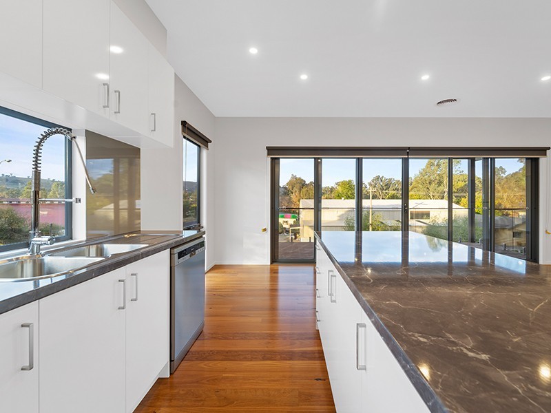 8 George St, Alexandra VIC 3714