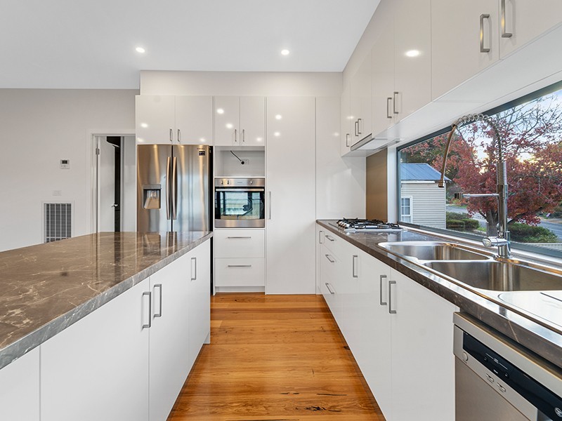 8 George St, Alexandra VIC 3714