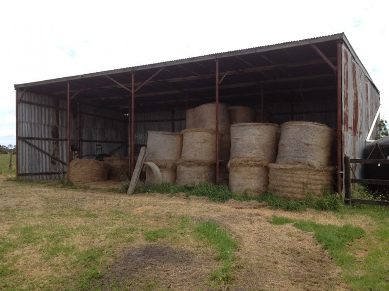 215 Eight Mile Road, Nar Nar Goon VIC 3812