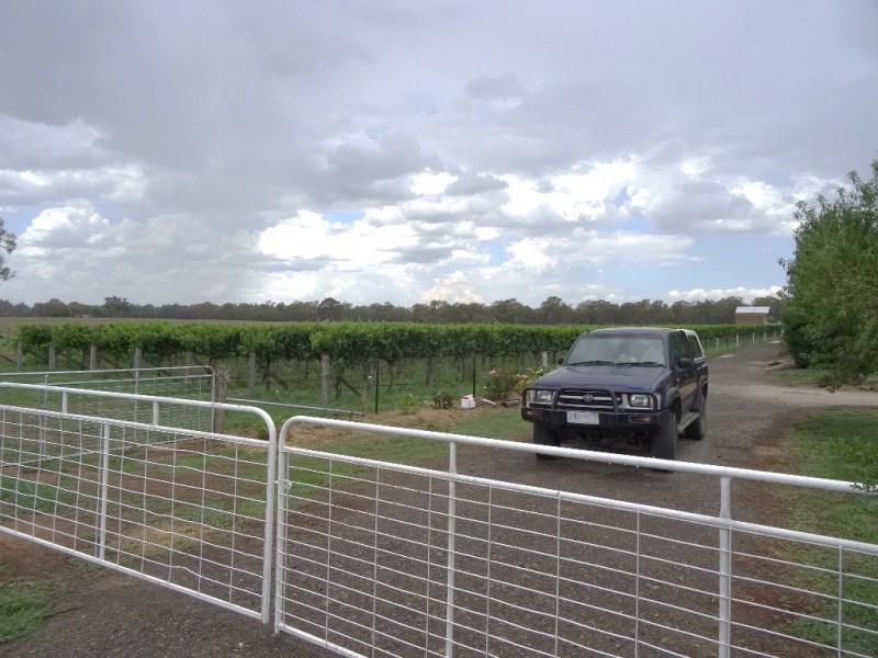 2035 Wangaratta-Whitfield Road, Docker VIC 3678