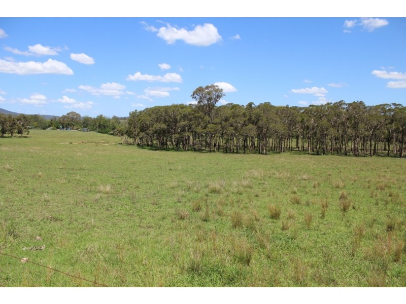 - Salisbury Road, Dungog NSW 2420