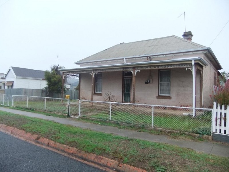 63 McMahon Street, St Arnaud VIC 3478