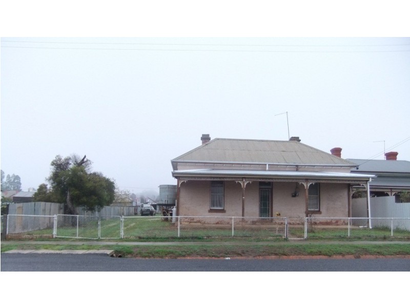63 McMahon Street, St Arnaud VIC 3478