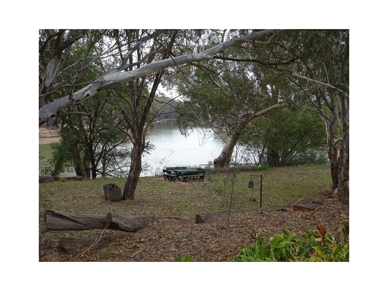 575 Perricoota Road, Moama NSW 2731