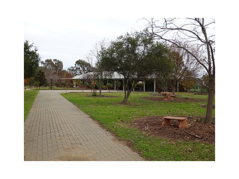 575 Perricoota Road, Moama NSW 2731