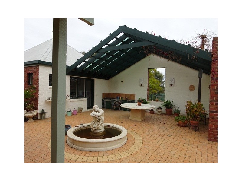 575 Perricoota Road, Moama NSW 2731
